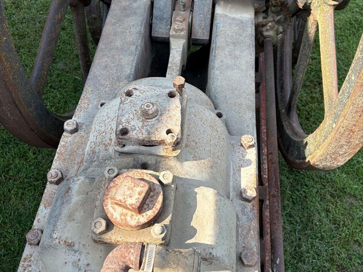 blackbear-25-hp-engine-on-cart-image-3