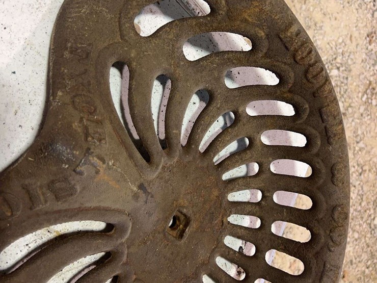(3)-cast-iron-seats-image-3