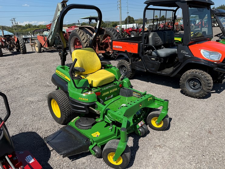 john-deere-la-image-1