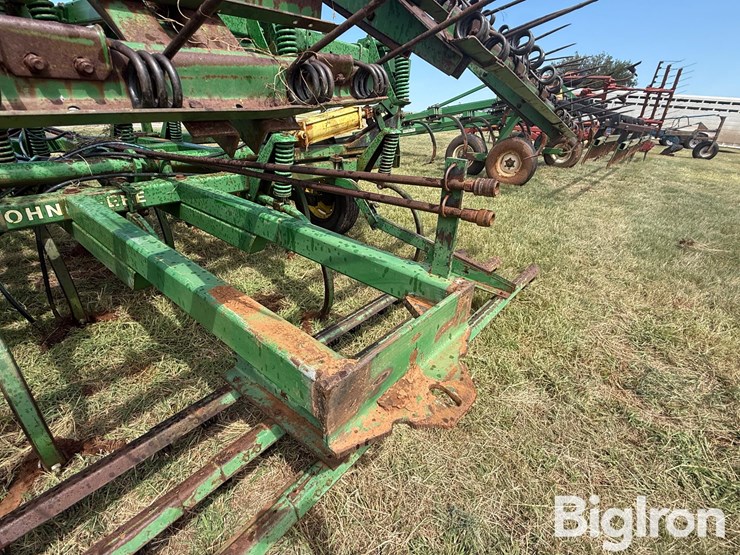 john-deere-1610-image-17