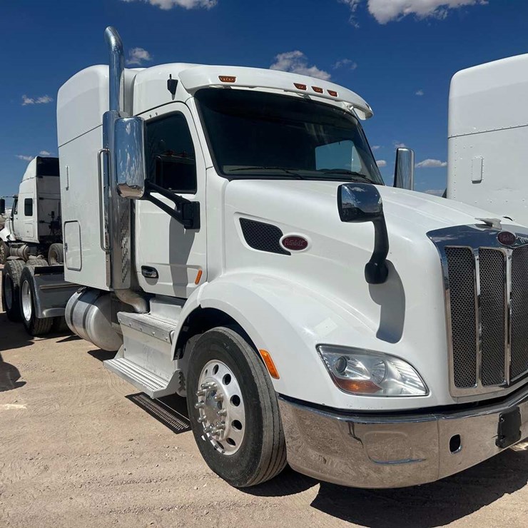 2016 PETERBILT 579