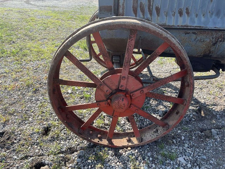 mccormick-deering-10-20-image-14