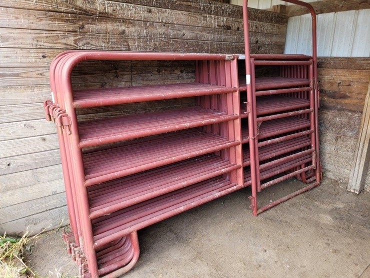 12---10'-6-bar-metal-panels-with-walk-in-gate-image-1