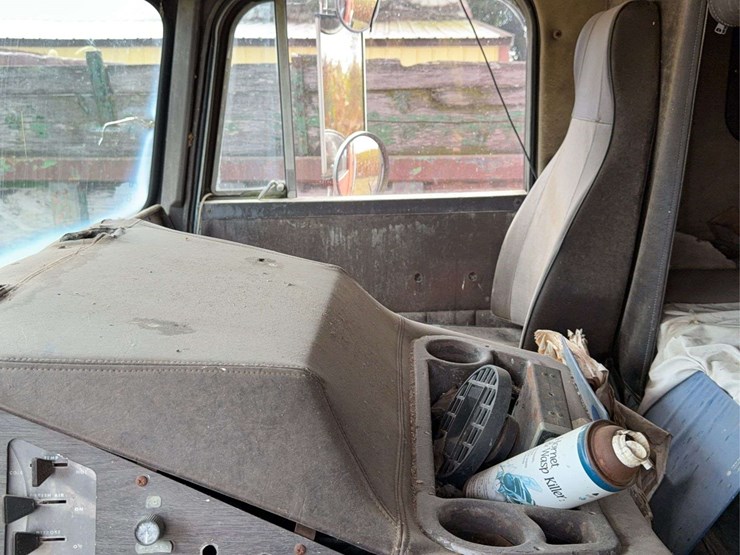 diamond-reo-cabover-image-63
