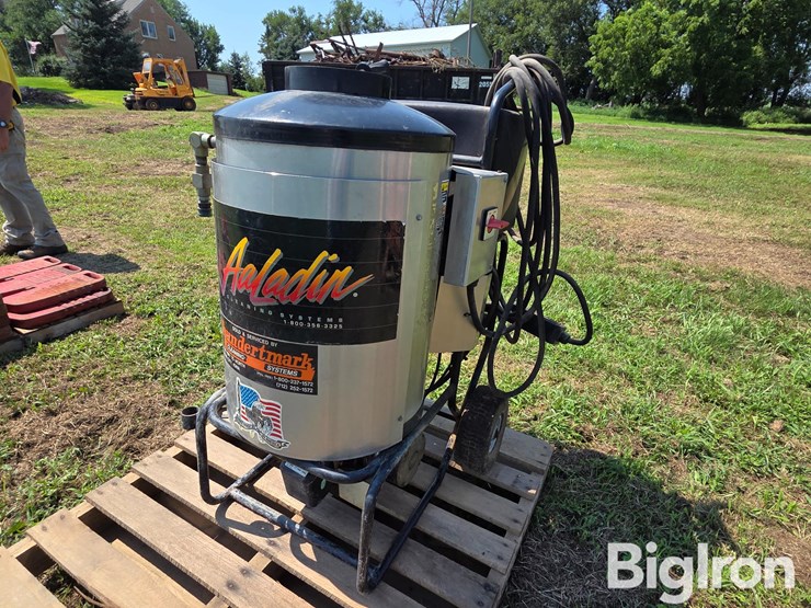 aaladin-1420-hot/cold-pressure-washer-image-1