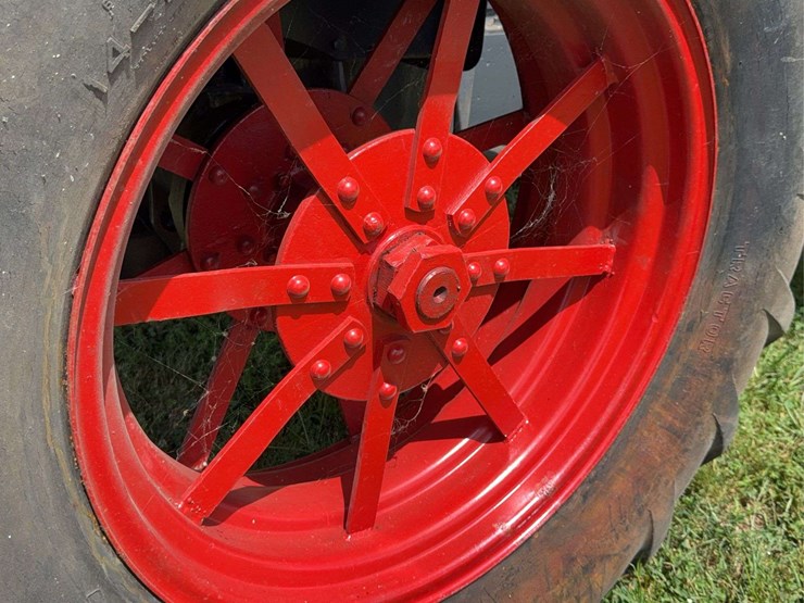 mccormick-deering-w-30-image-25