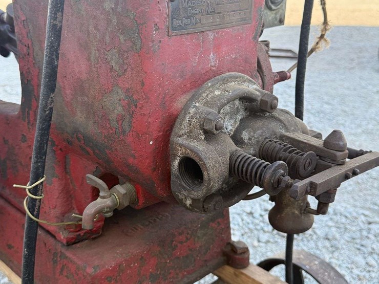 fuller-&-johnson-2-hp-hit-&-miss-engine-on-truck-cart-image-25
