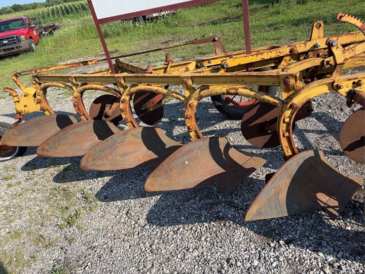 minneapolis-moline-plow-image-11