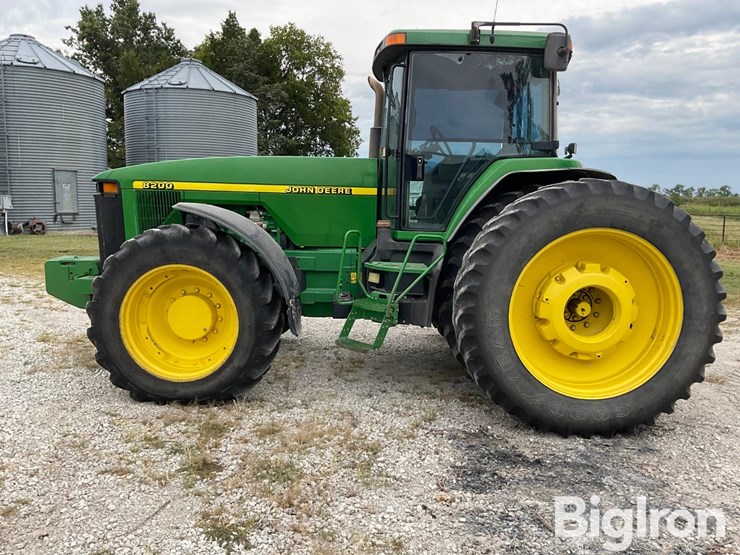 1997-john-deere-8200-image-8