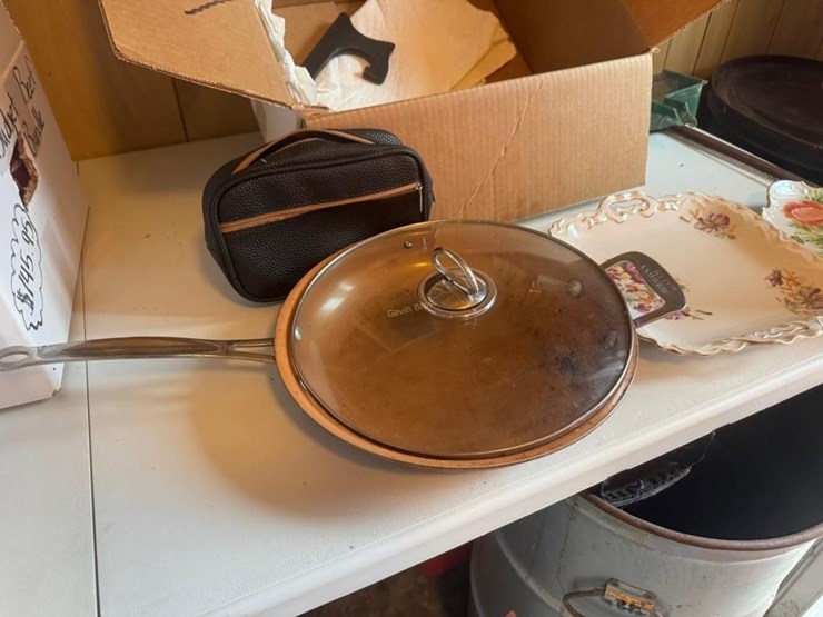fry-pans-&-decretive-plates-image-2