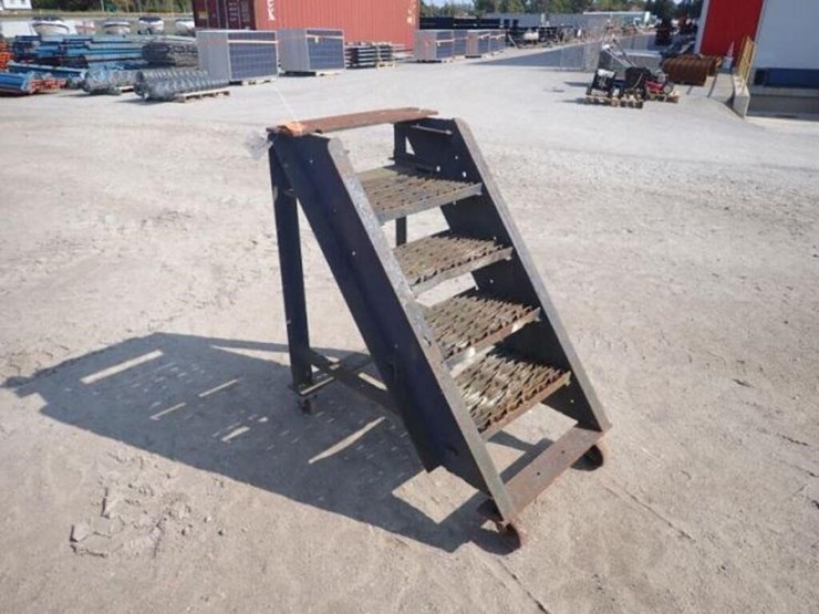 4-step-rolling-metal-stairs-image-1
