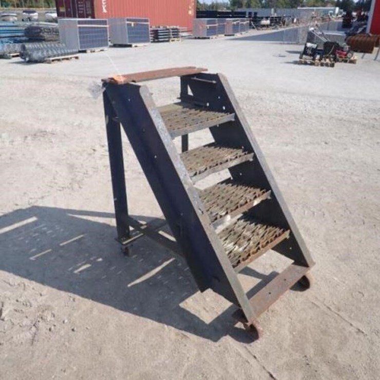 4 Step Rolling Metal Stairs