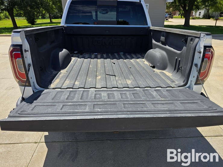 2018-gmc-sierra-1500-slt-image-18