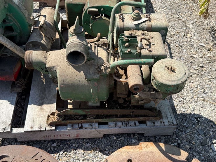 group-of-homelite-self-priming-gas-pumps-image-12