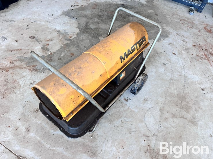 master-110,000-btu-kerosene-heater-image-1