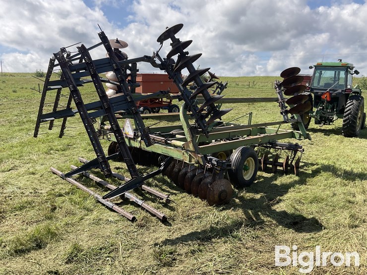 john-deere-230-image-5