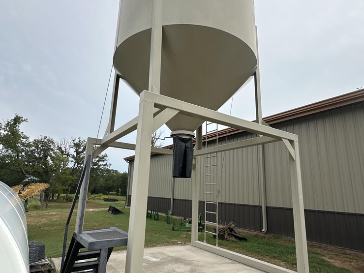 heavybilt-30-ton-overhead-feed-bin-image-3