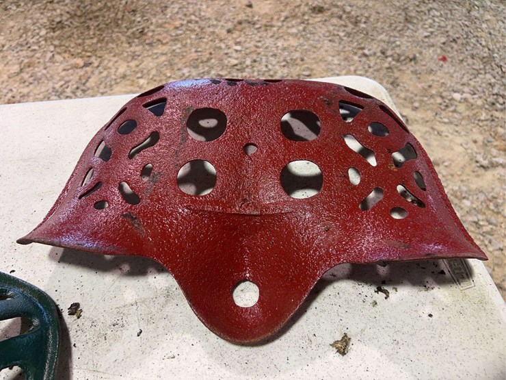 (3)-cast-iron-seats-image-15
