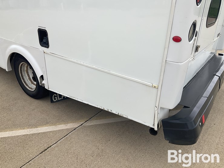 2014-ford-e350-image-14