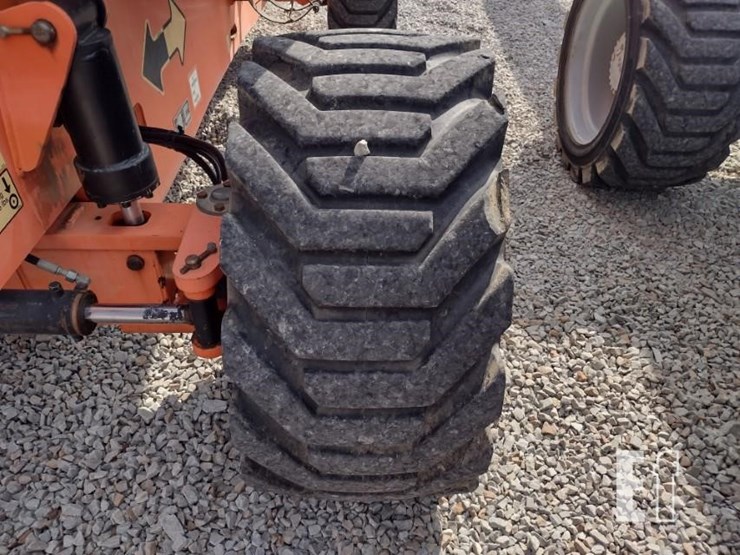 2009-jlg-800a-image-20
