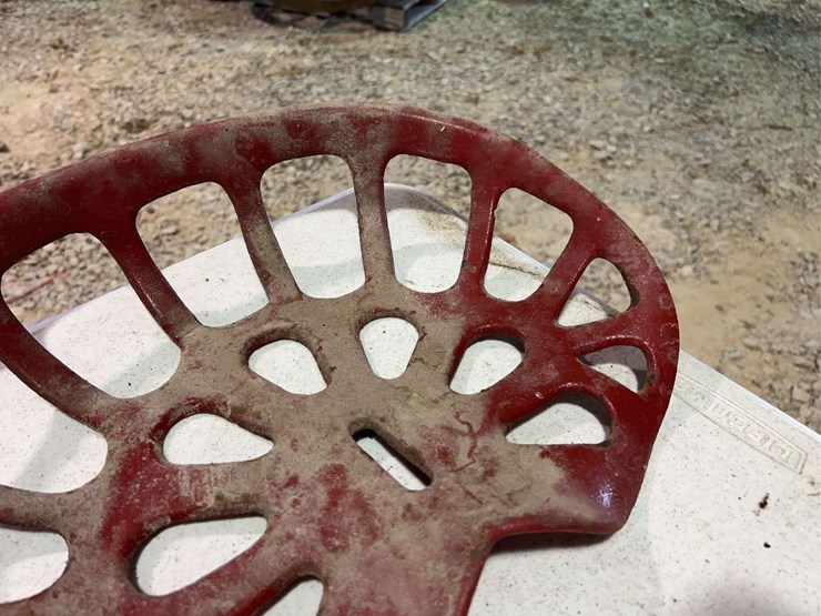 (3)-cast-iron-seats-image-14