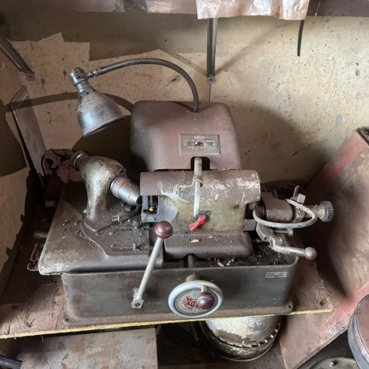 Sioux Valve Face Grinding Machine