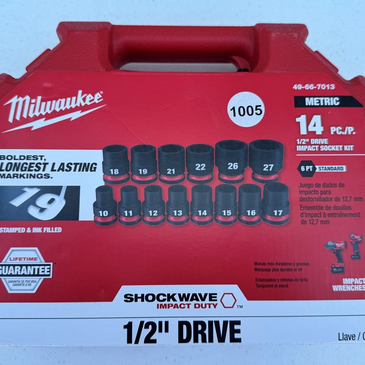 #1005 • Milwaukee 14PC SHOCKWAVE™ Impact Duty 1/2" Drive Metric Standard 6 Point Socket Set 49-66-7013
