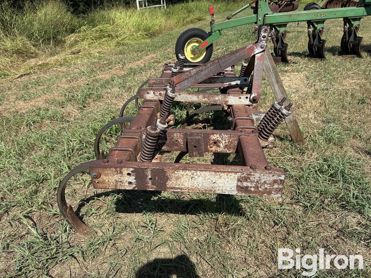 graham-b-sm8aa-3-pt-7-shank-chisel-plow-image-4