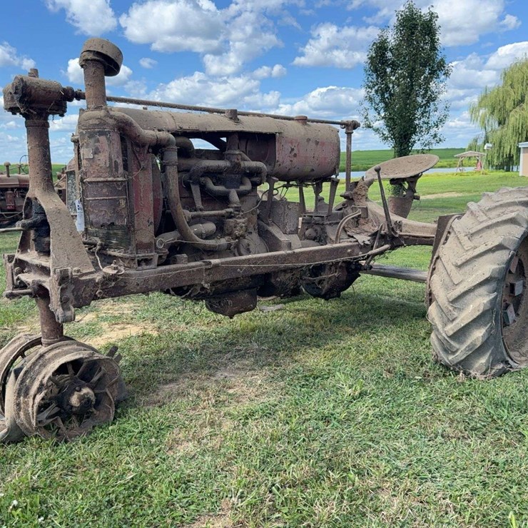 Farmall F-20