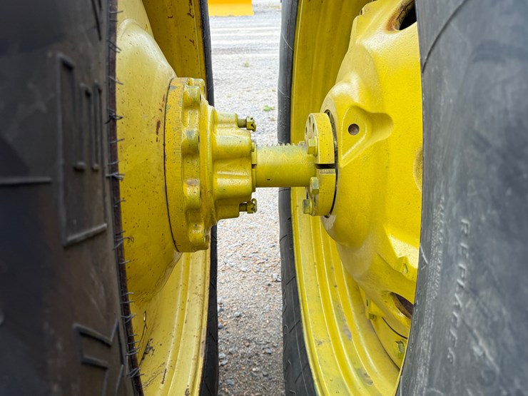 2005-john-deere-9220-image-31