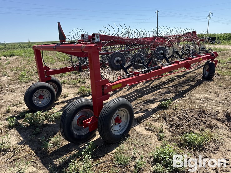 2016-massey-ferguson-3986-image-5