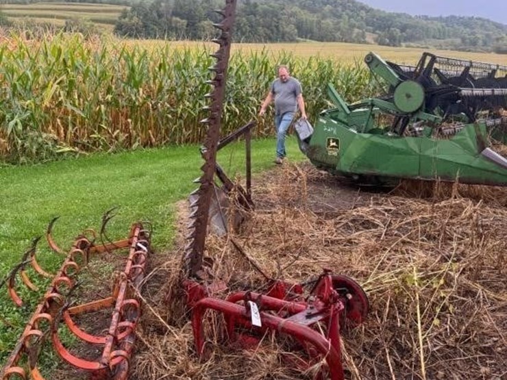 massey-ferguson-sickle-bar-mower-image-1