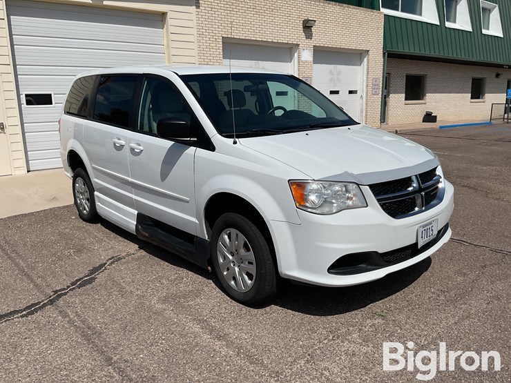 2017-dodge-grand-caravan-se-image-3