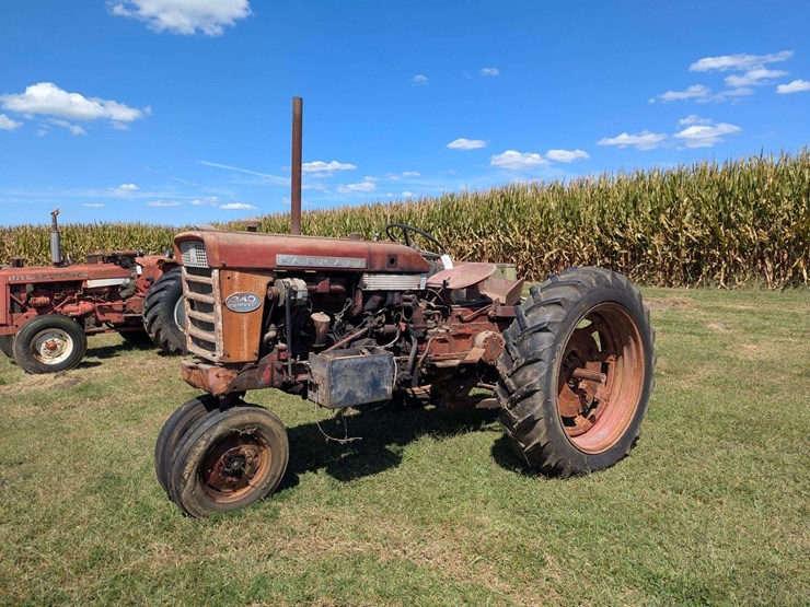 farmall-340-diesel-image-1