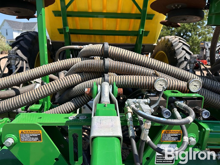 2016-john-deere-2510h-image-13