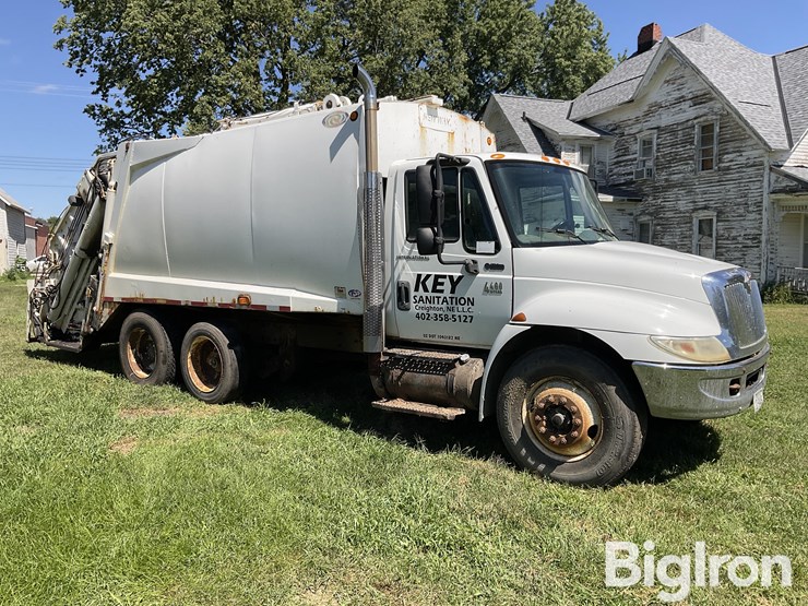 2004-international-durastar-4400-image-3