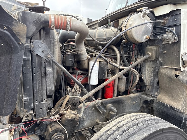 1996-mack-ch613-image-53