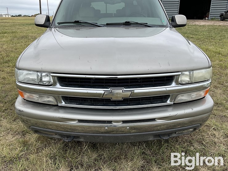 2001-chevrolet-suburban-1500-image-10