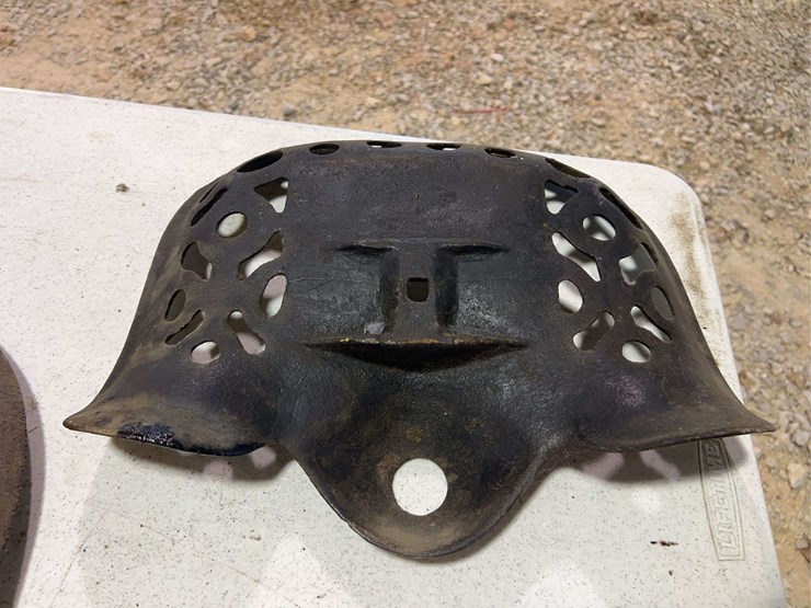 (3)-cast-iron-seats-image-15