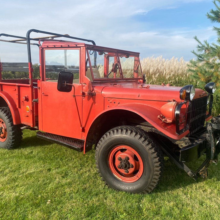 1952 DODGE M37