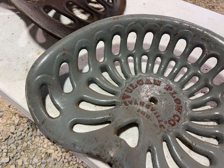 (3)-cast-iron-seats-image-8