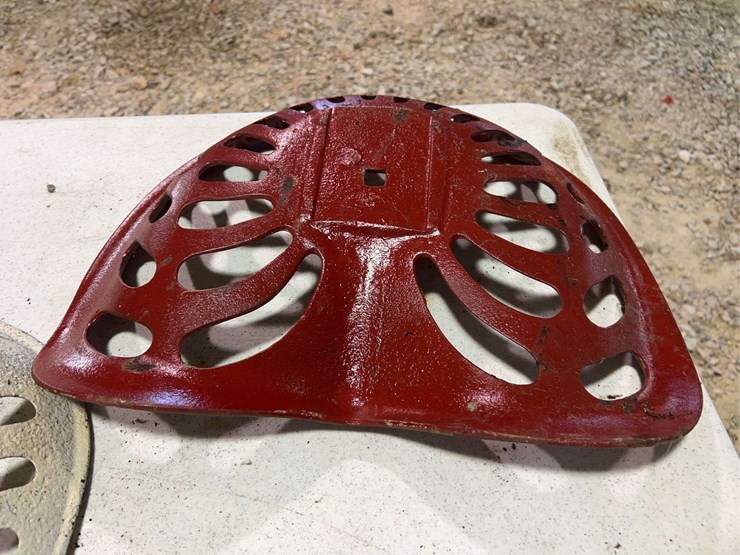 (3)-cast-iron-seats-image-15