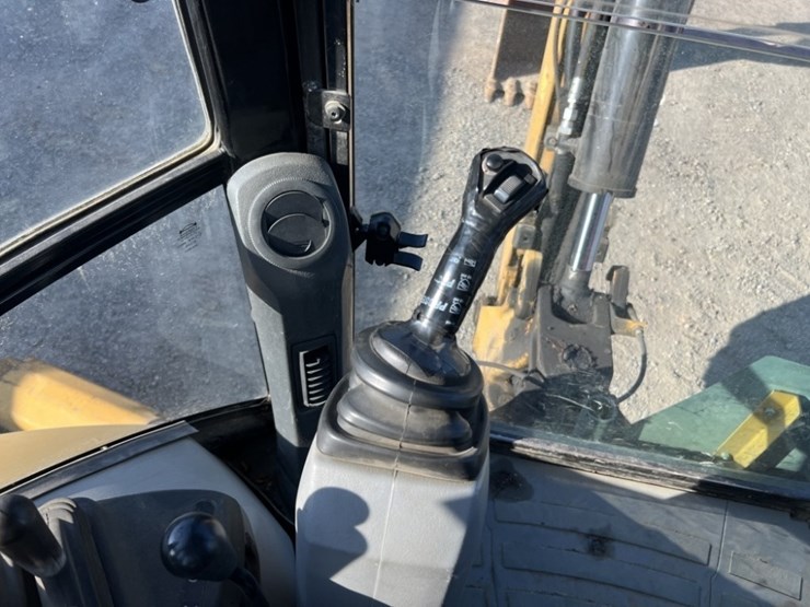 2012-caterpillar-420e-image-35