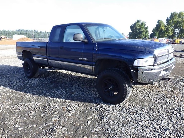 2001-dodge-2500-image-3