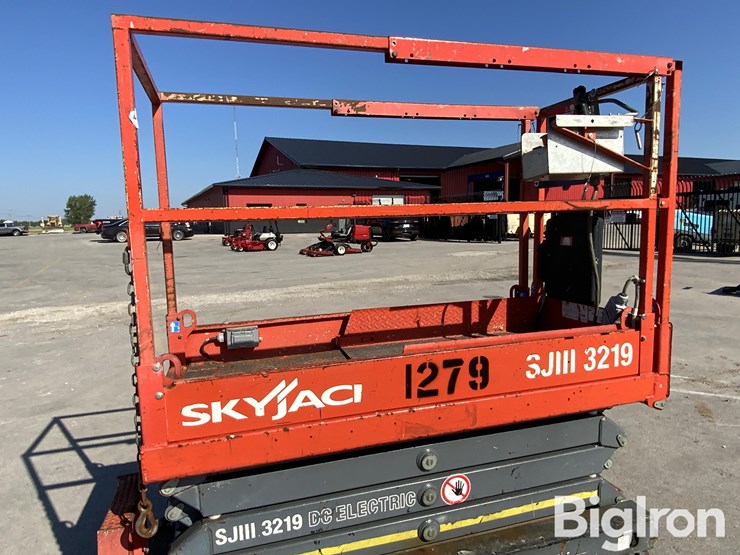 2013-skyjack-sjiii3219-image-9