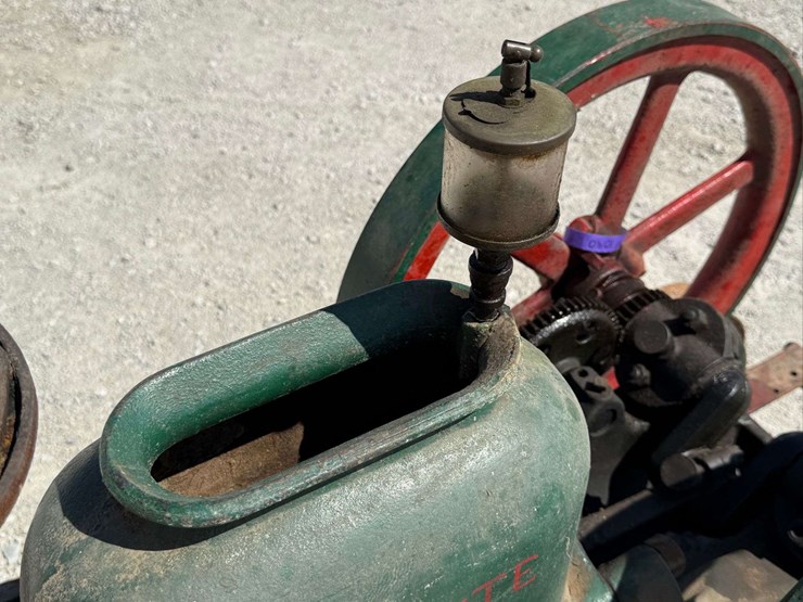 sta-rite-4-hp-hit-&-miss-engine-on-truck-image-35