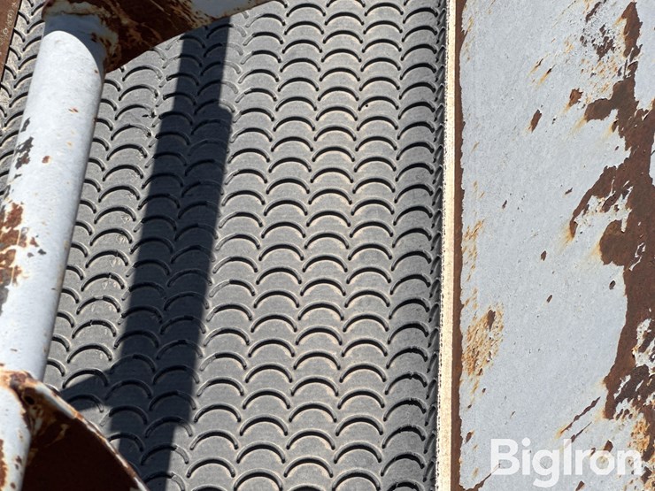 large's-wet-distillers-grain-feed-wagon-image-17