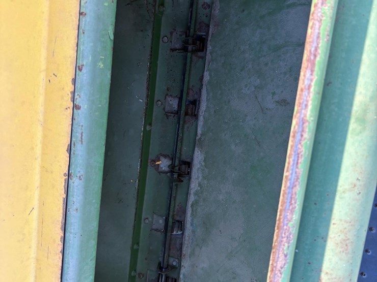 john-deere-8300-image-31