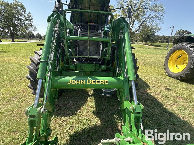 2014-john-deere-6115m-image-14