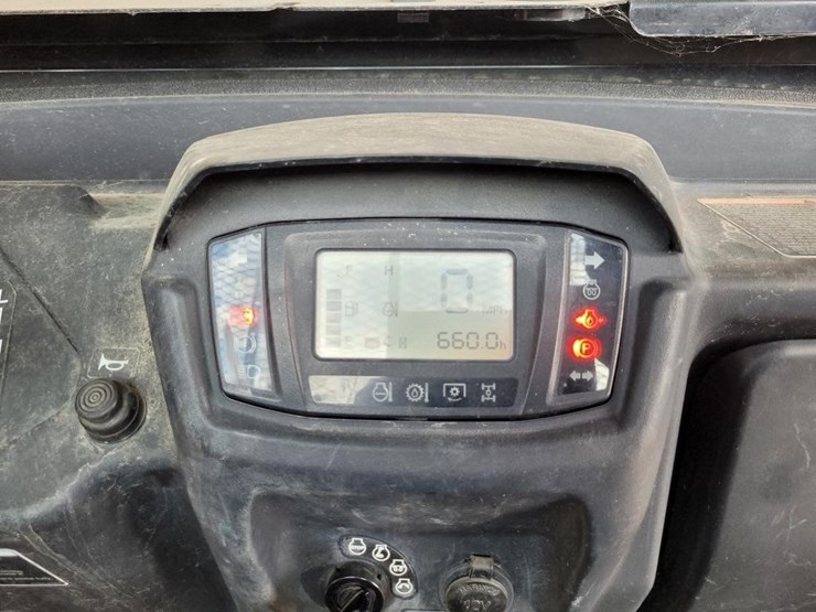 2013-kubota-rtv-x900-image-3